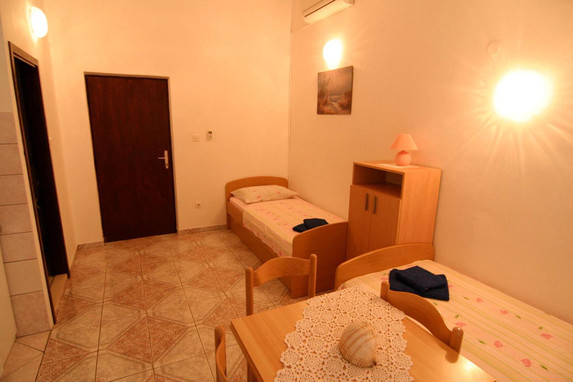 Apartments Marta Trogir Habitación foto