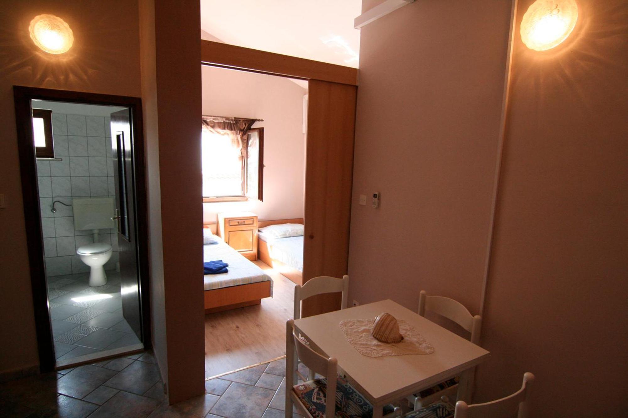 Apartments Marta Trogir Habitación foto