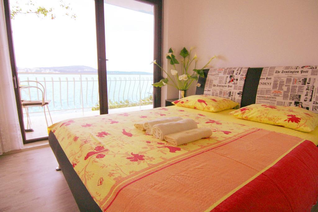 Apartments Marta Trogir Habitación foto