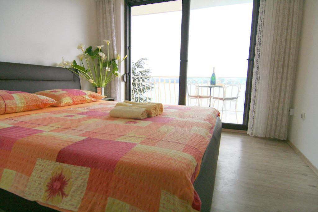 Apartments Marta Trogir Habitación foto