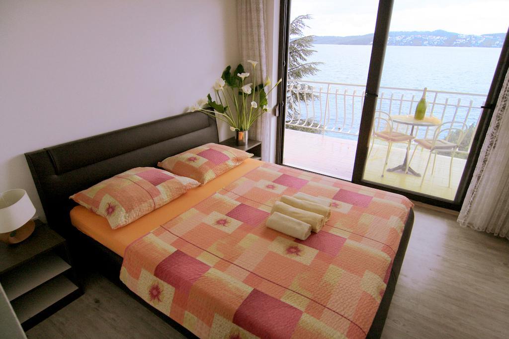 Apartments Marta Trogir Habitación foto