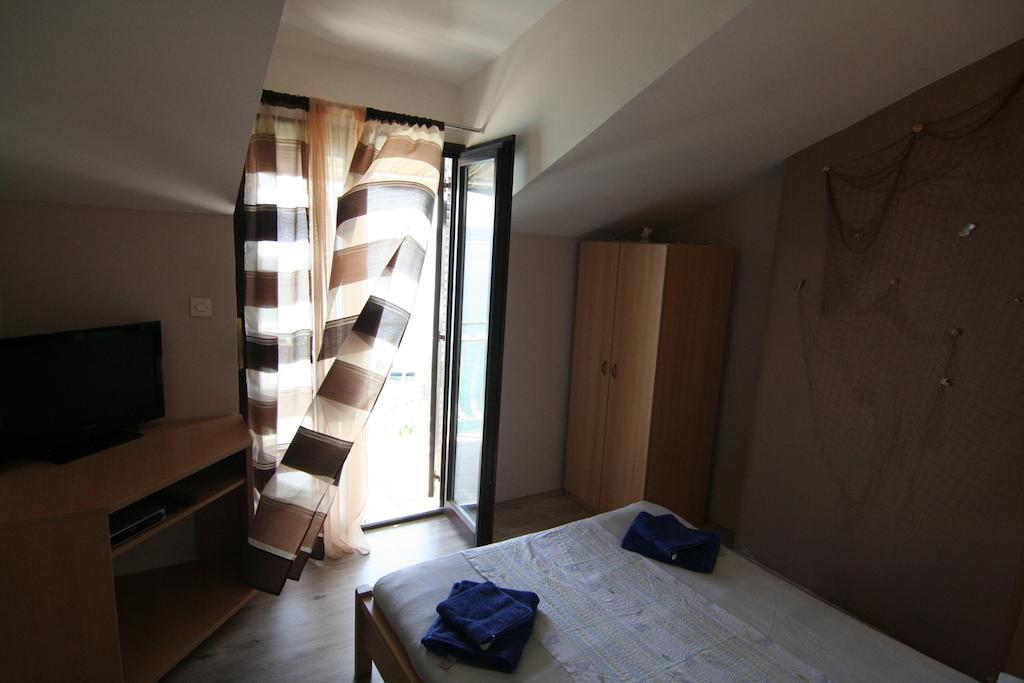 Apartments Marta Trogir Habitación foto